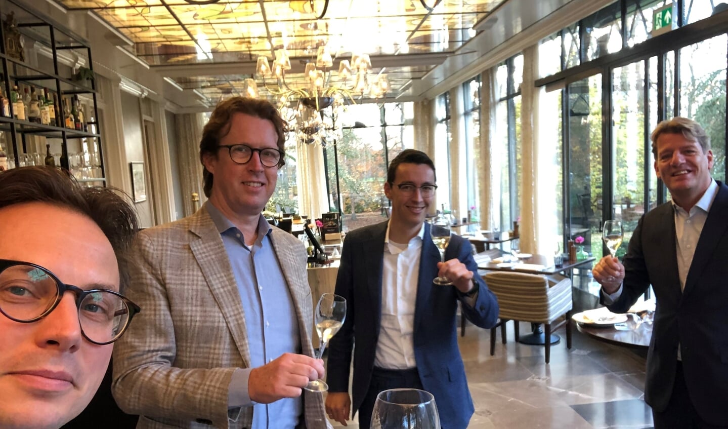 Jeroen van Gils, Development Director Europa voor WorldHotels, Stefan Dubbeling - Regional Director België en Nederland voor BWH Hotel Group, Bernhard Baan - General Manager van Kasteel De Vanenburg en Wytze van den Berg - Managing Director EMEA
