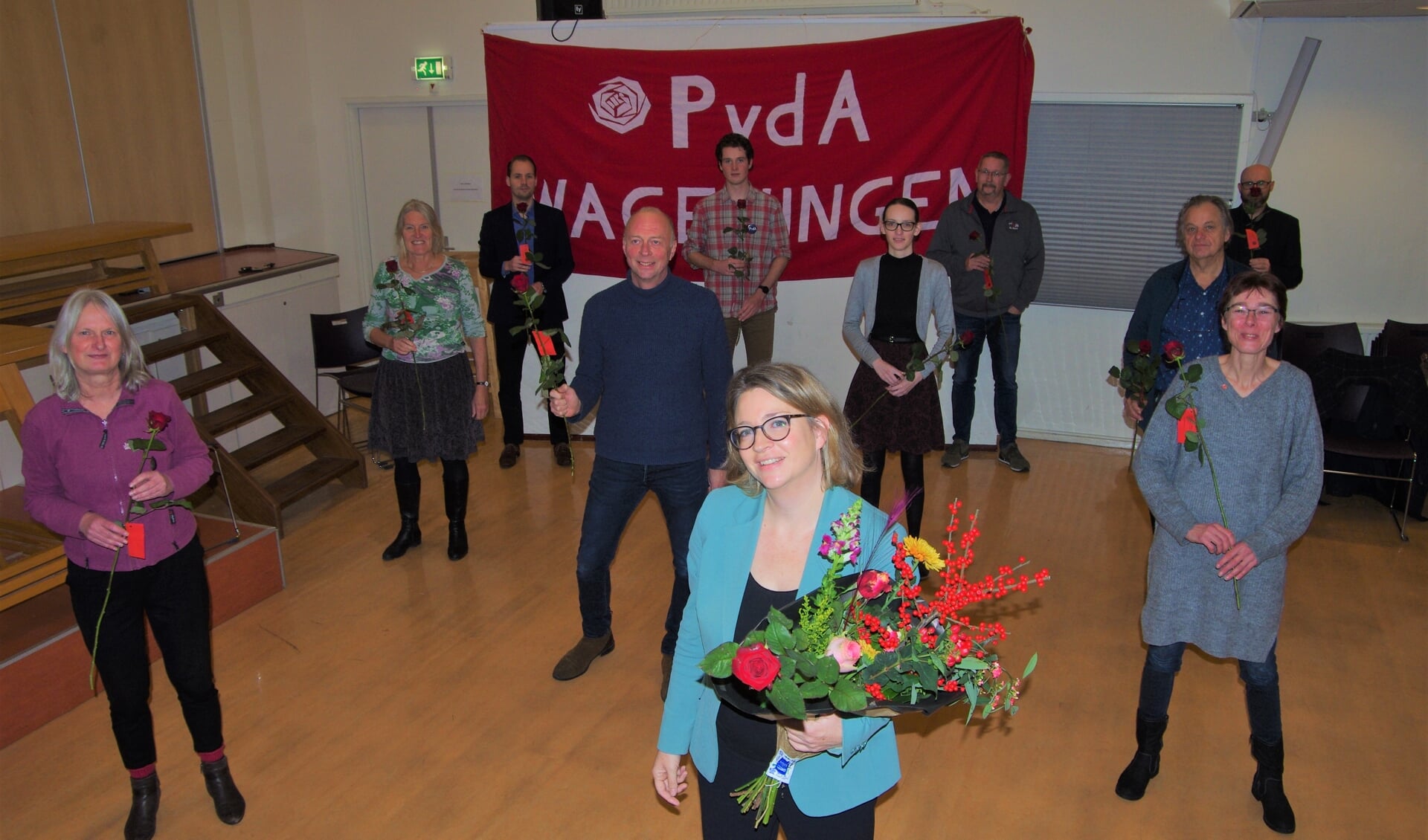 Lijsttrekker Anne Janssen omringd door de top van de kandidatenlijst 