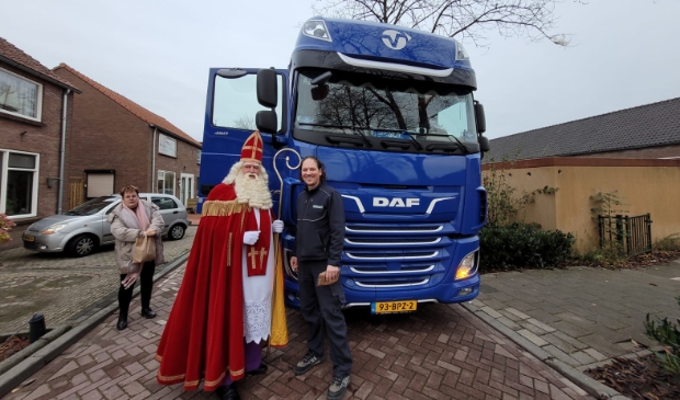 Sinterklaas arriveert in Schelluinen