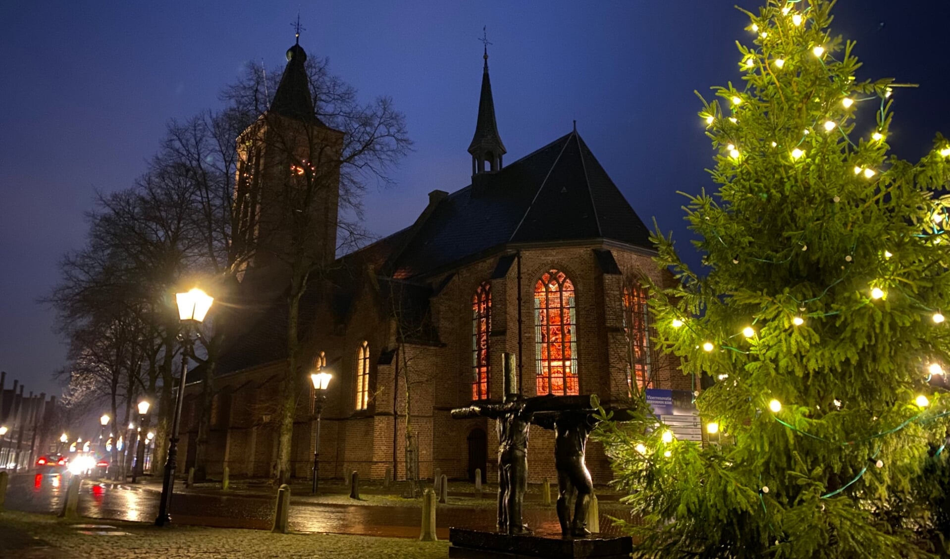 De Grote Kerk in Scherpenzeel in kerstsfeer 
