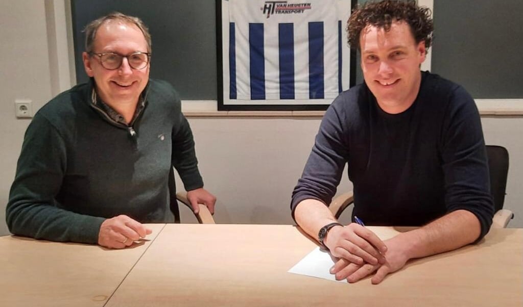 Links clubvoorzitter Gijs van den Broek en rechts Koen Janssen, de nieuwe coach van Scherpenzeel.