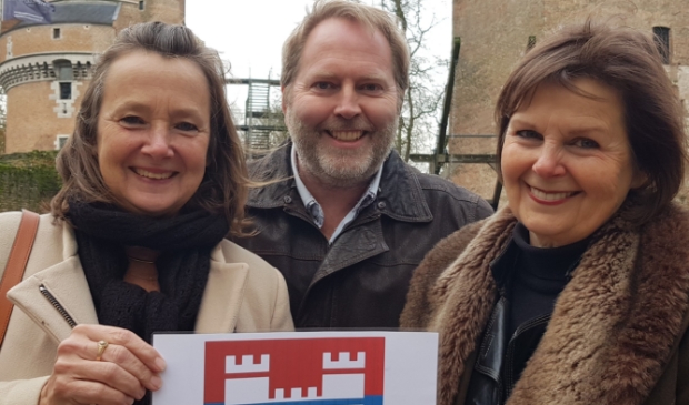 Van links naar rechts: Elly van Wijk BBB) Willem Joustra (Voorzitter DvD) Frances Place (Lijsttrekker DvD)