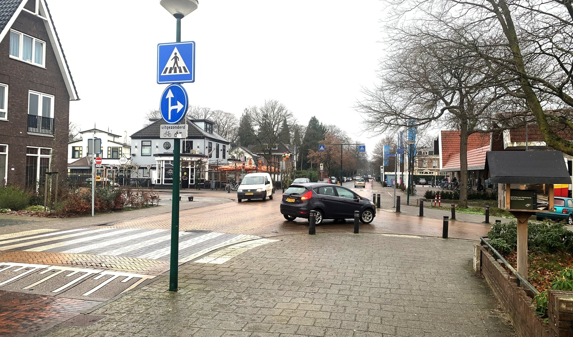 Rond de kruising Eemnesserweg, Nieuwstraat, Dalweg komen medio 2022 vier attentielichten.