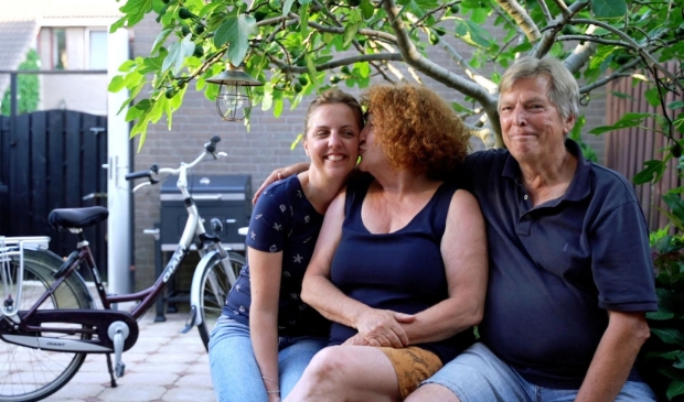 <p>Rein van Westerink samen met zijn vrouw Chus en dochter Bianca.</p>