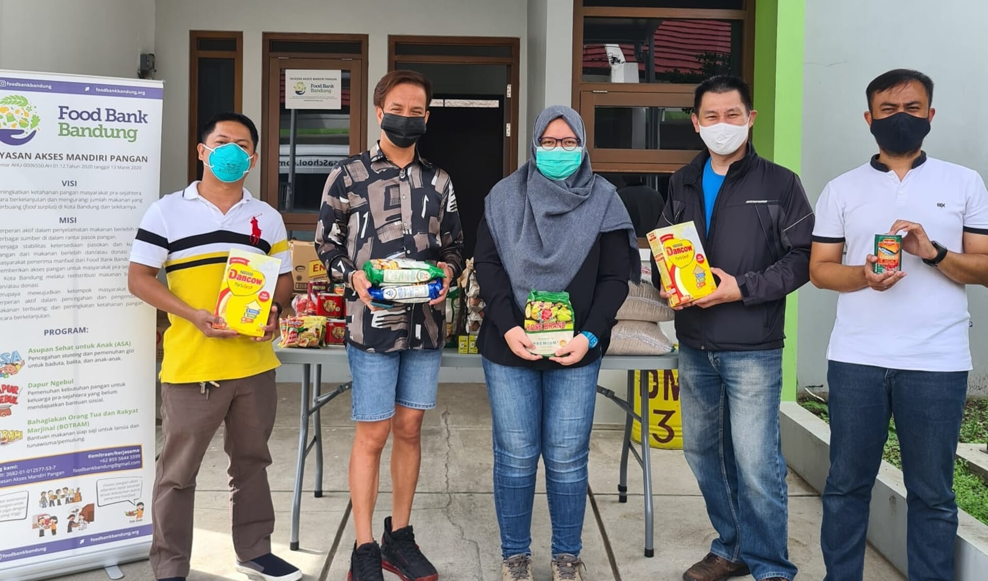 Team van de voedselbank in Bandung