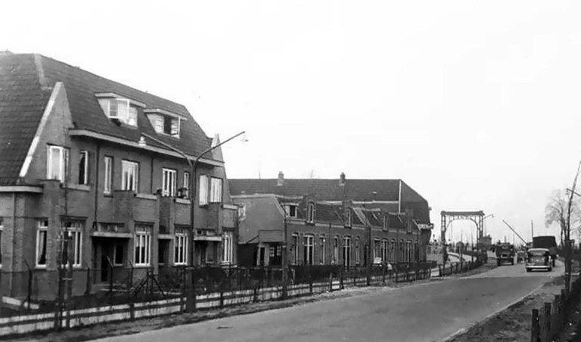 Tussen 1927-1988 de ophaalbrug in Duivendrecht noord over de Weespertrekvaart richting Amsterdam. 