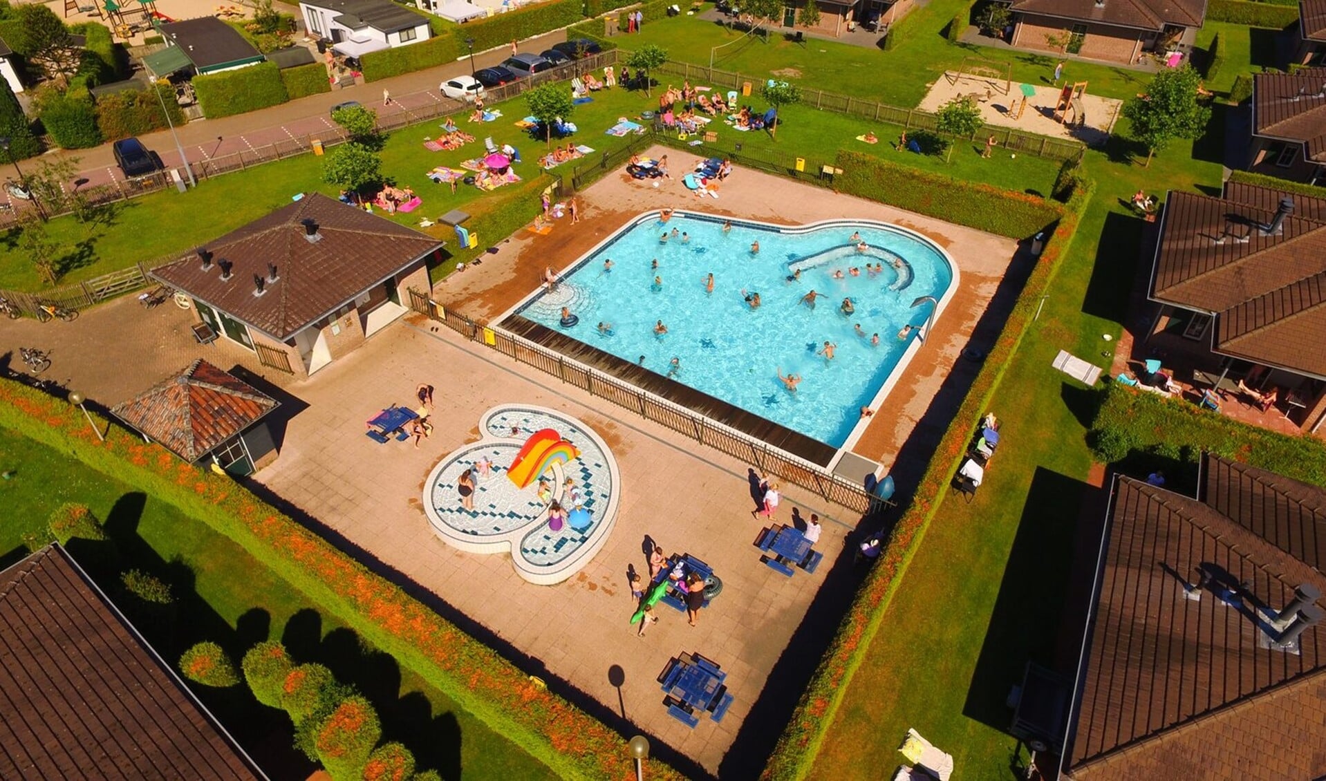 Het zwembad van recreatiepark De Boshoek.