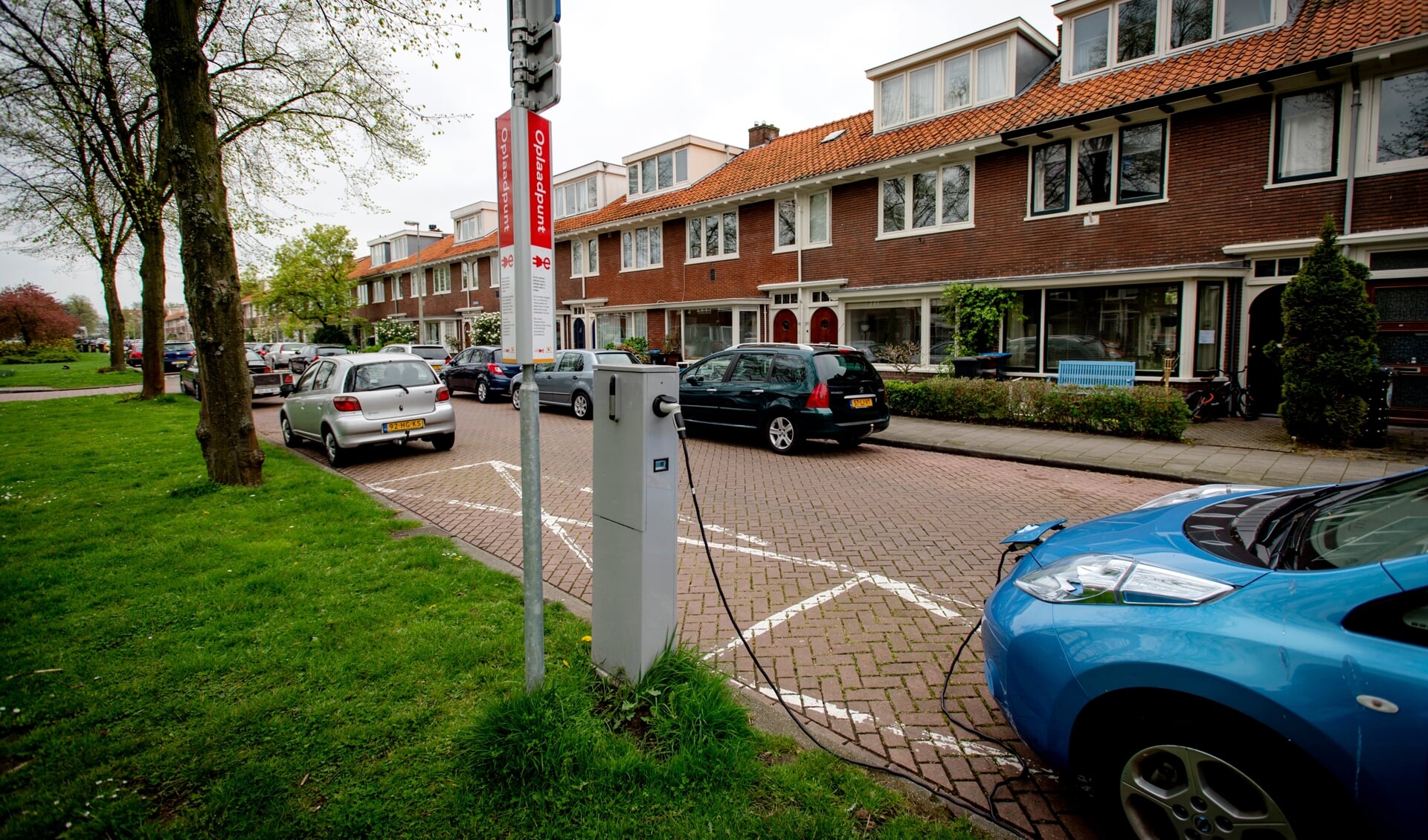 Te Weinig Laadpalen Voor Alle Elektrische Auto’s - Al Het Nieuws Uit ...