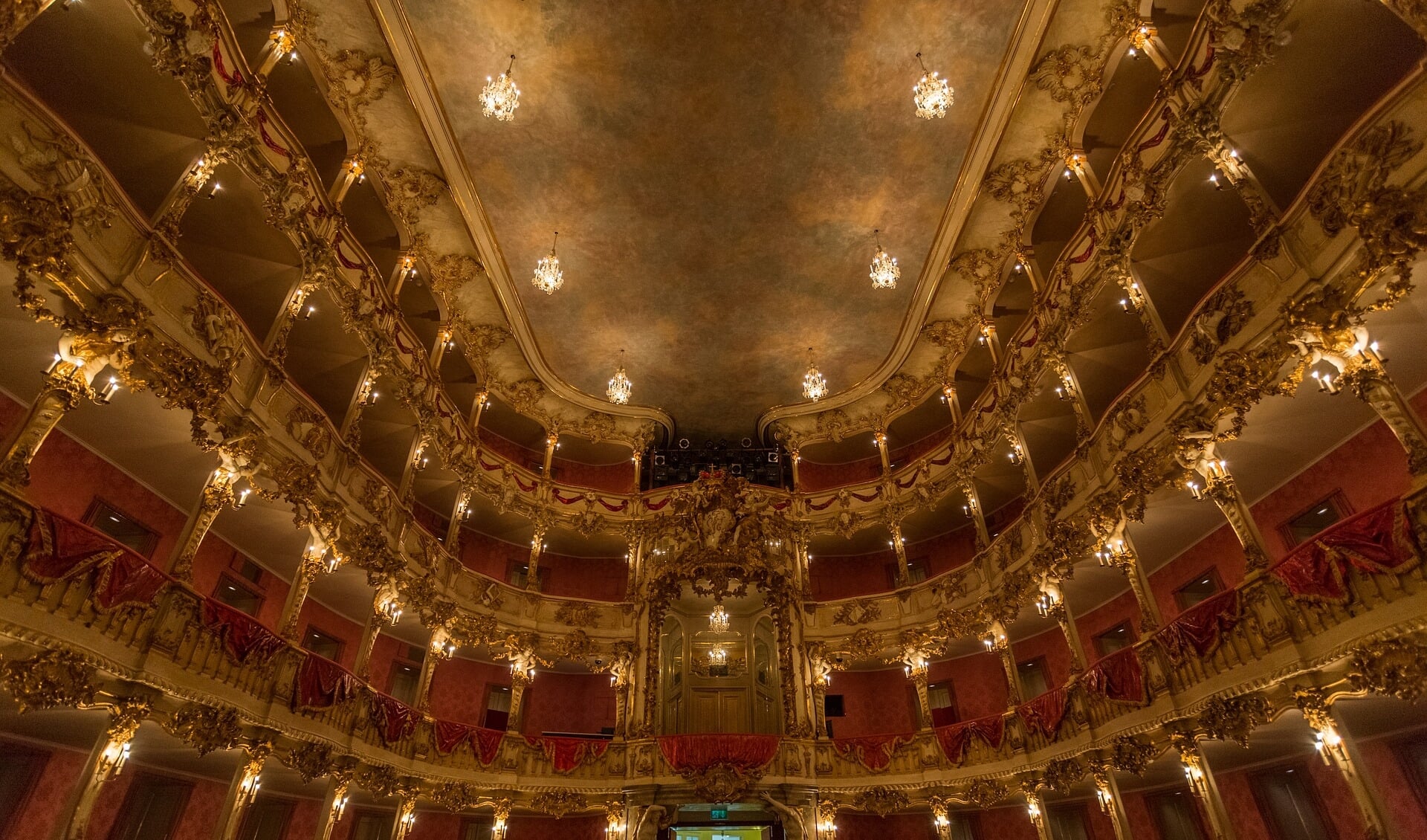 Die Fledermaus is opgenomen in de Bayerische Staatsoper in München.