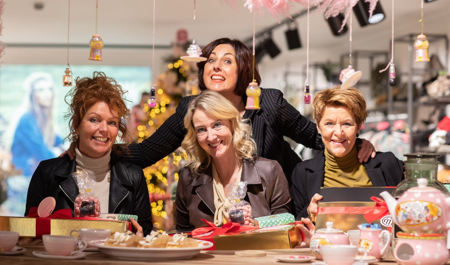 V.l.n.r.  Rianda, Mary, Corine en Janneke van No256 staan voor je klaar in de gezelligste winkel van midden-Nederland.