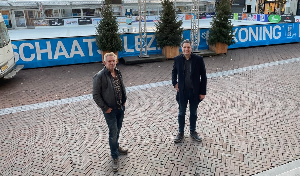 Wim Zwaart (Heerlijk Harderwijk) en Ronnie Regeling (VVV Ermelo). Nu is de Markt verlaten, maar er waren in Harderwijk en Ermelo activiteiten waar het kon.