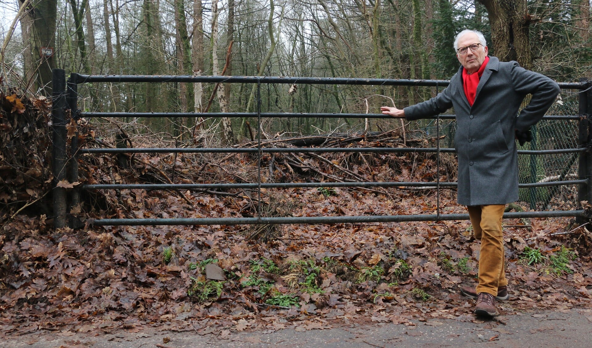 Bob van Hoekelum, voorzitter van de Vrienden van het Luntersche Buurtbosch, op archiefbeeld.