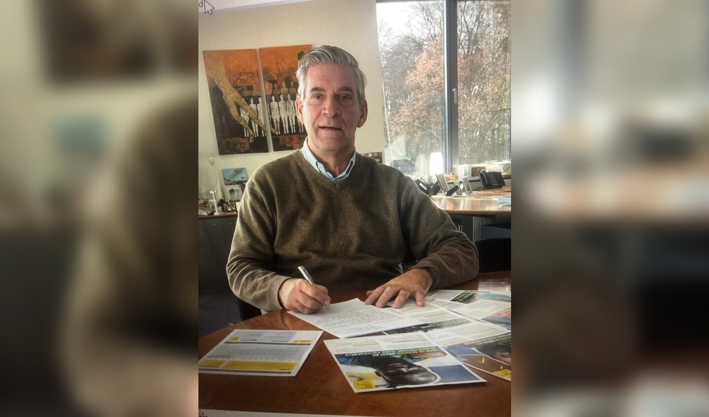 Ook burgemeester Naafs van gemeente Utr. Heuvelrug schrijft voor Amnesty International.
