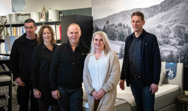 <p>Het team van Slapen doe je Zo..., met van links naar rechts: Ruud La Feber, Reina Bos, Paul Kaatee, Jacqueline Kaatee en Frans Stark.</p>
