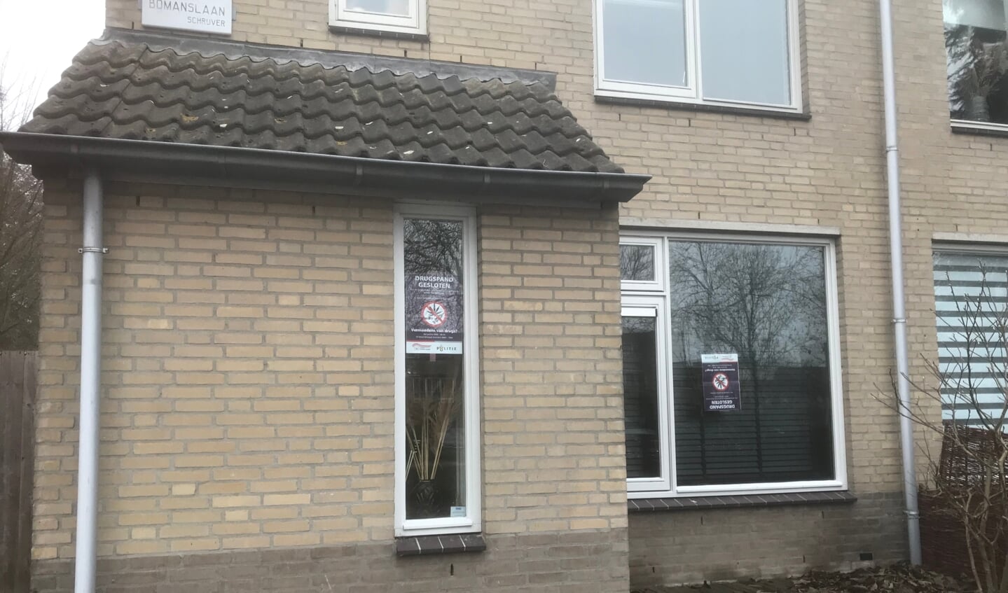 Het huis aan de Godfried Bomanslaan is op last van de burgemeester verzegeld