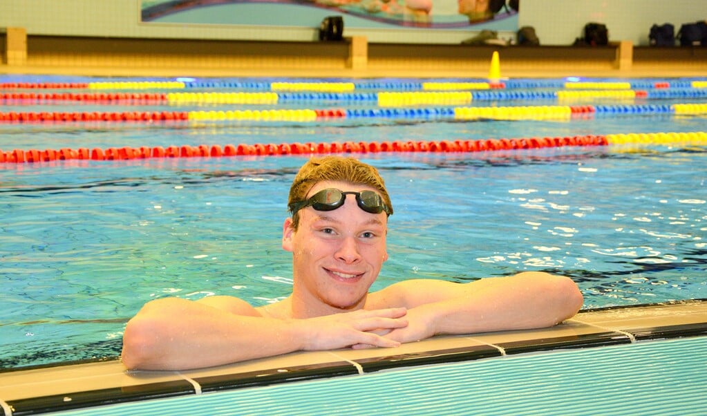 Ronis van Everdingen blijft vooral genieten in het zwembad.
