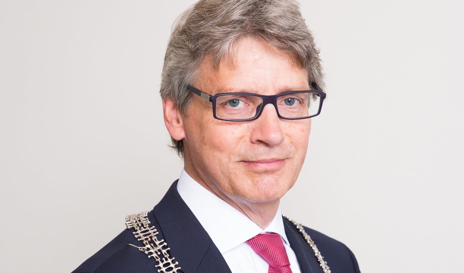 Burgemeester Lucas Bolsius: boze brief over Van Wegen. 