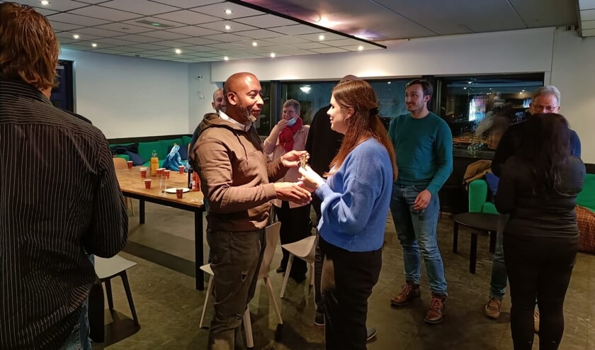 Voorzitter Fatih Polatli in gesprek met Willemijn Paans