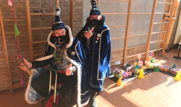 Prins en Adjudant voorop in de optocht