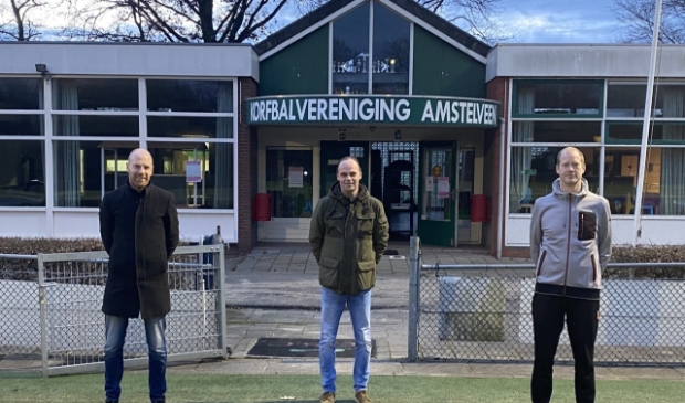 v.l.n.r. Patrick de Jong, voorzitter Remco Dijkstra en Elmer Coevert