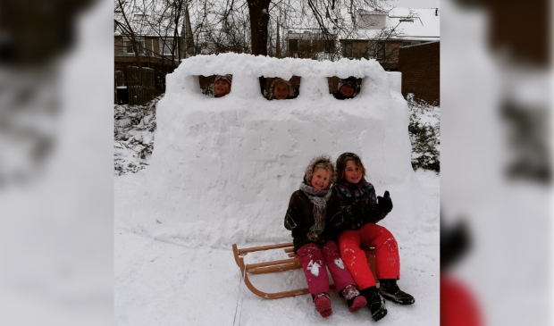 Kids met Sneeuwbunker