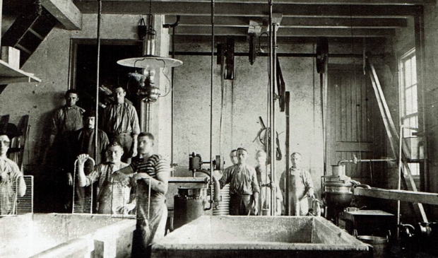 <p>Een groep boeren uit de Giessenlanden ging zich eens oriënteren en besloot een zuivelfabriek te stichten.</p>