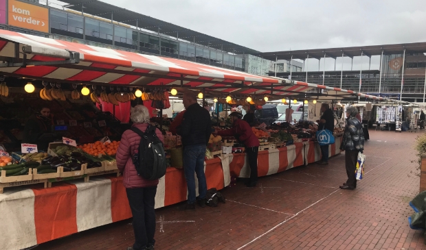 De weekmarkt op het Stadsplein.