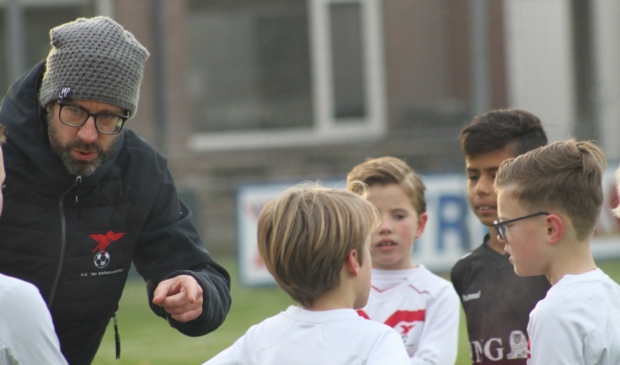 <p>Wilco Diepenveen, nu nog trainer van de JO11-2.van Valleivogels, wordt assistent-trainer van het eerste.</p>