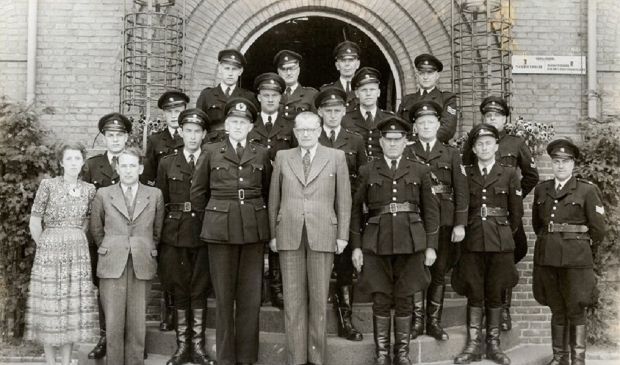 <p>Oudgediende van de politieschool.</p>