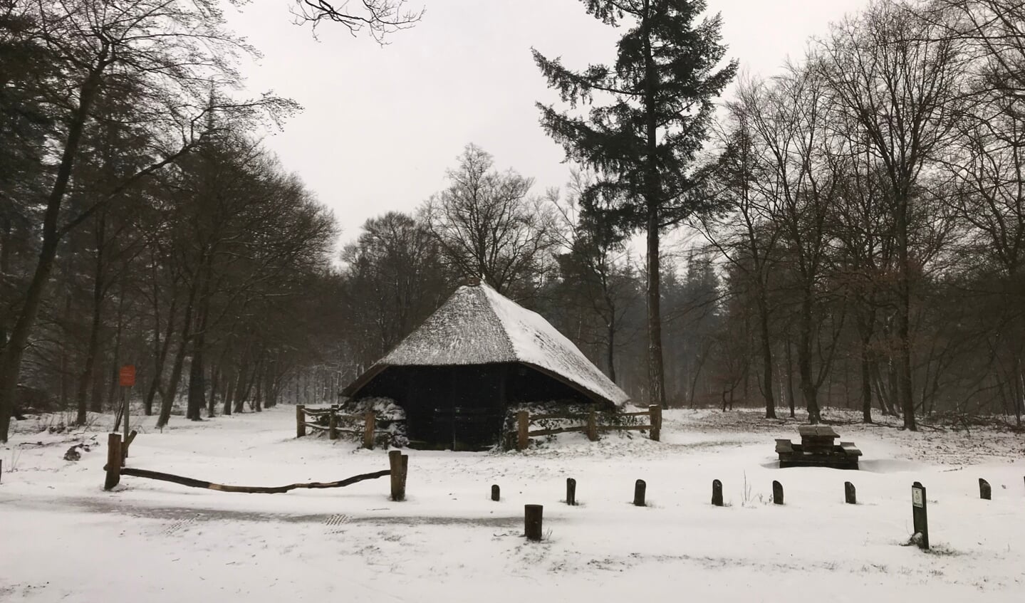 Een mooie winterfoto.
Zondagochtend gemaakt tijdens m’n rondje hardlopen.  De mooie schaapskooi op Boeschoten. Gemaakt door Gea van der Huure.