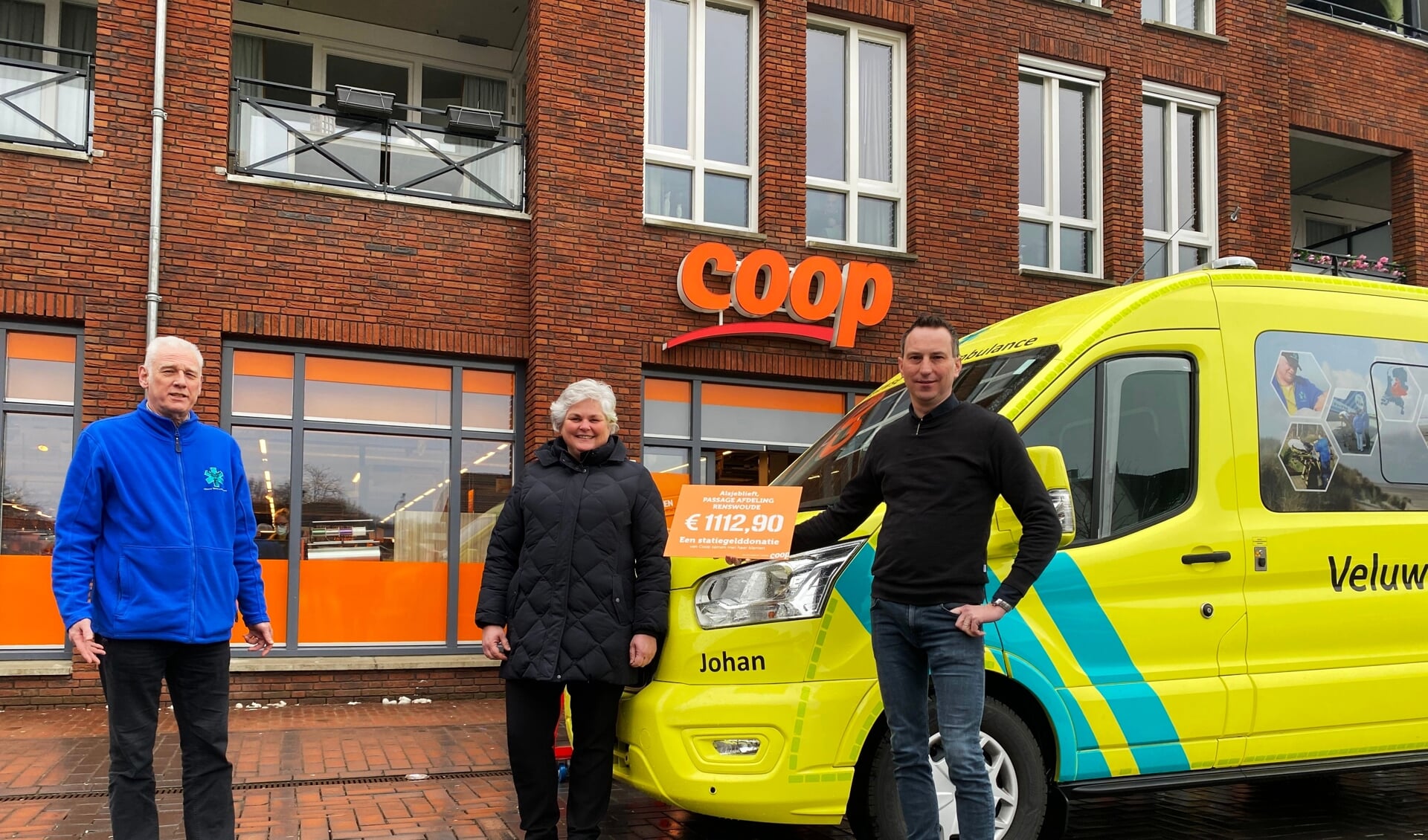 Van links naar rechts: Wilco Wolfswinkel van de Coop, Gerrie van Voorthuizen van Passage en Johan Hut van de Wens Ambulance.