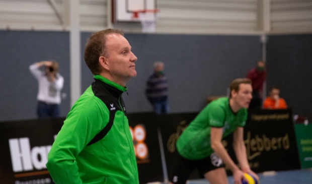 <p>Hans Seubring is ook volgend seizoen de hoofdtrainer van SSS Heren 1. </p>