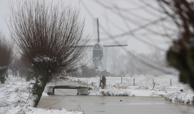 tiendweg in de sneeuw