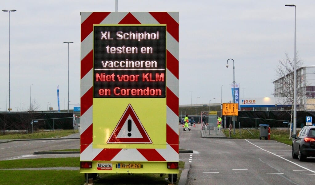 Bij Schiphol kan men zich nog steeds laten testen. 