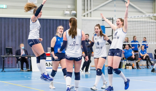 <p>Dames 1 op dreef in eigen thuisBasis. </p>