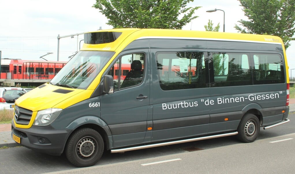 buurtbus bij station Boven-Hardinxveld