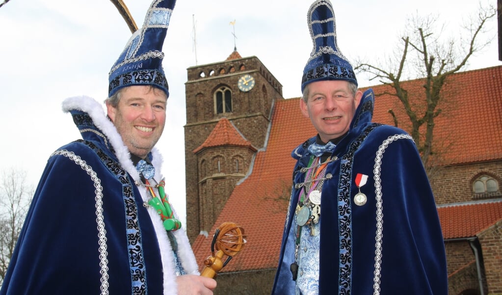 Prins Ijstijd en adjudant Tijdloos organiseerden hun opkomst in de klokkentoren.