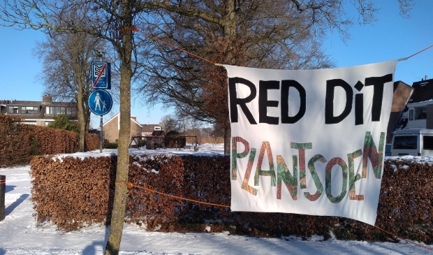 <p>Ook tijdens het tweede Open Huis over het Eikenpad lieten tegenstanders zich horen.</p>