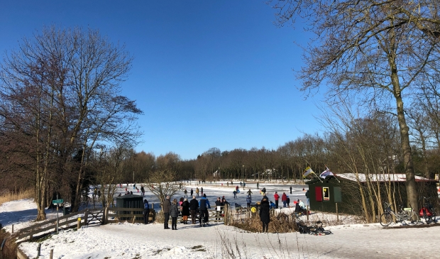 <p>IJsbaan in Bunnik, zaterdagmiddag</p>
