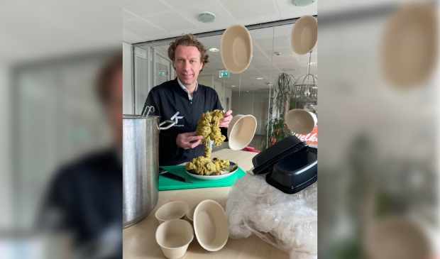 Joost Kragtwijk met de eigen seitan.