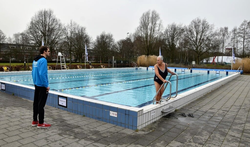 Buitenbad De Meerkamp tijdens de winteropening begin 2021.