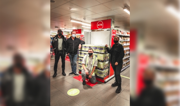 Medewerkers van Voedselbank Diemen bij PLUS Vreeswijk.