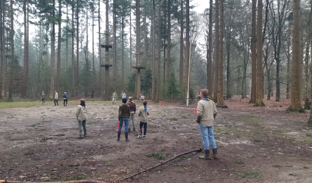 de scouts spelen een spel