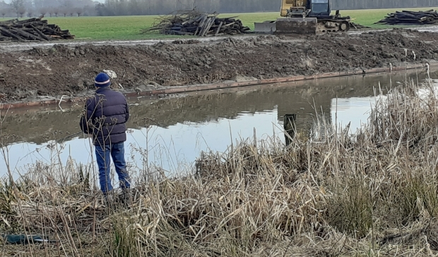 HDSR vervangt 800 meter van de beschoeiing langs de Kromme Rijn tussen Odijk en Werkhoven.