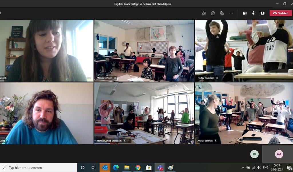 Een screenshot van de digitale Bliksemstage, met de vier klassen en de medewerkers in beeld