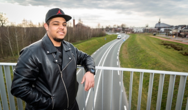 <p>Islam: ,,Als het niet lukt om piloot te worden, kan ik altijd nog aan de slag als vertaler.''</p>