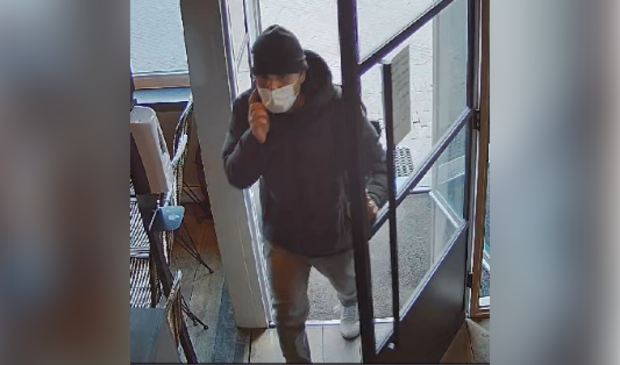 <p>Een dader van een pinpausfraude op archief. Dergelijke criminelen proberen geld te stelen van oude vrouwtjes. </p>