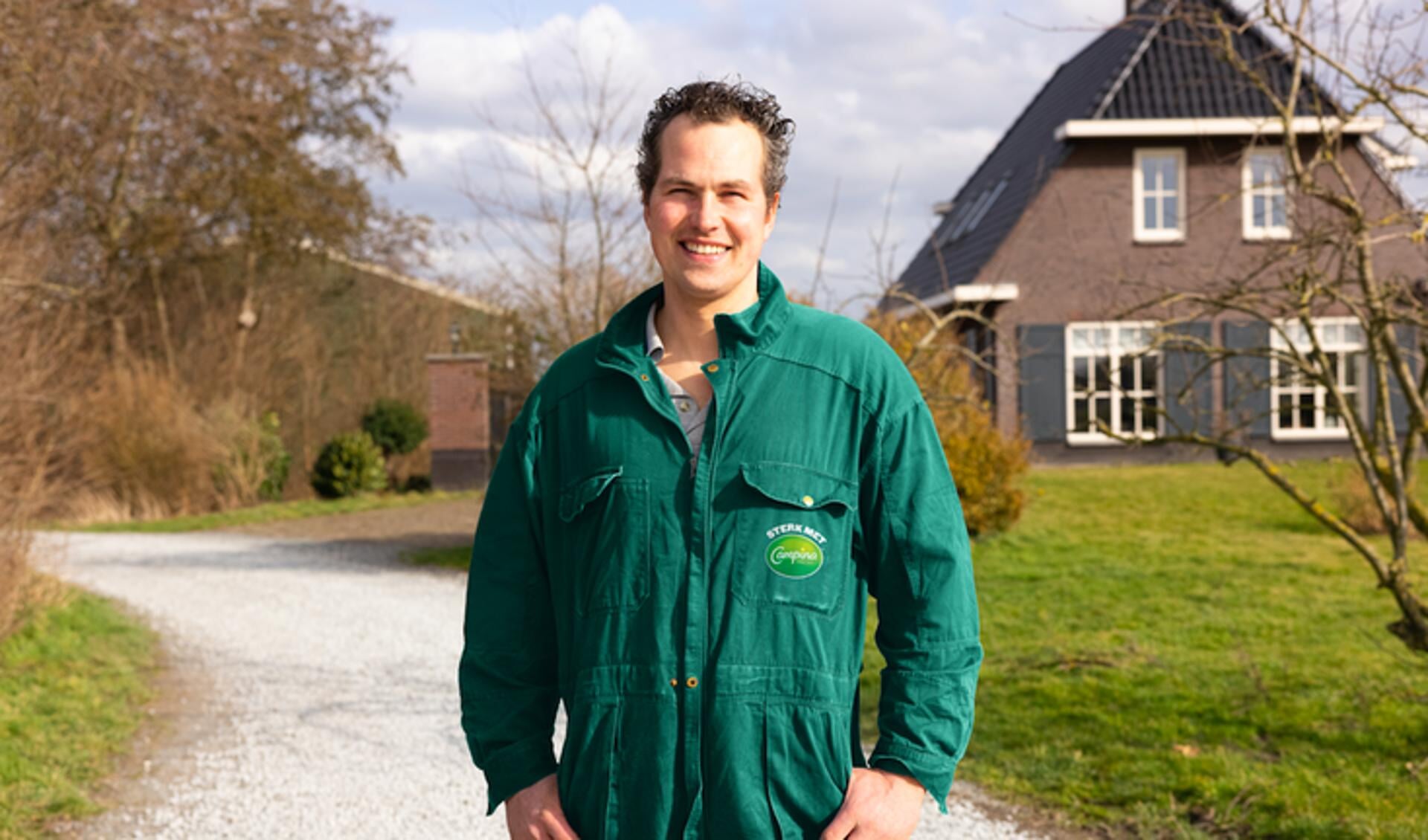 Boer Edwin Daatselaar op de boerderij in Baarn.