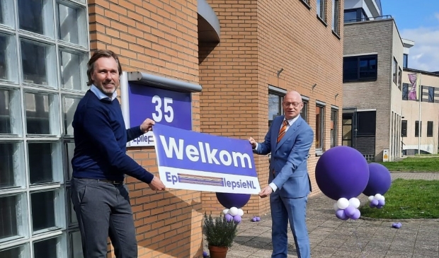 <p>Burgemeester Gilbert Isabella en directeur Joost Wijnhoud onthulden de nieuwe naam. </p>