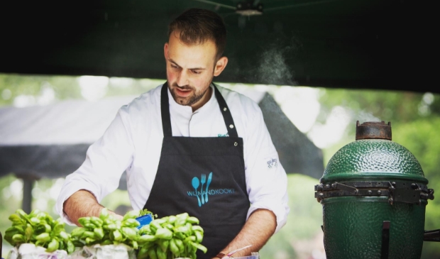 <p>Wijnand van den Ham bereidt samen met alle deelnemers een driegangenmenu aanstaande zaterdag. Maar van wie krijgt hij hulp?</p>